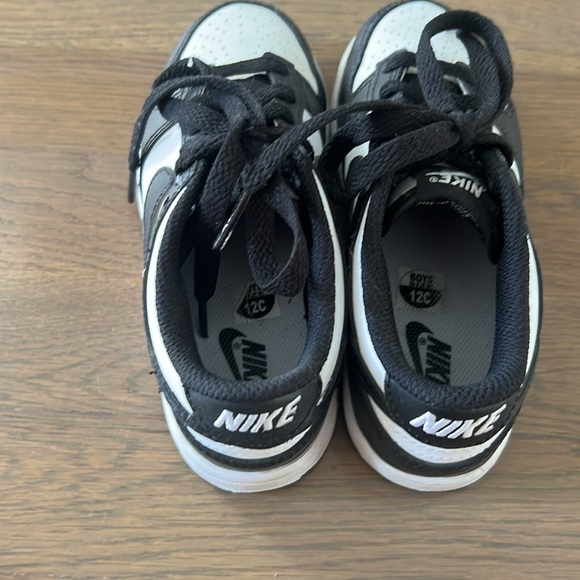 100% Authentic Nike Dunk Low Little Kids Sneakers Size 12C - Picture 4 of 5